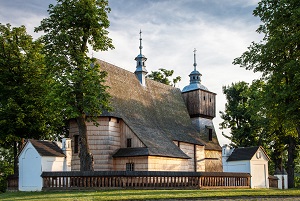 Blizne - gotycki drewniany kościół, fot. UMWP Krzysztof Zajączkowski